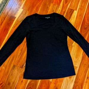 Like new - worn once Kenneth Cole reaction  small scoop neck back long sleeve